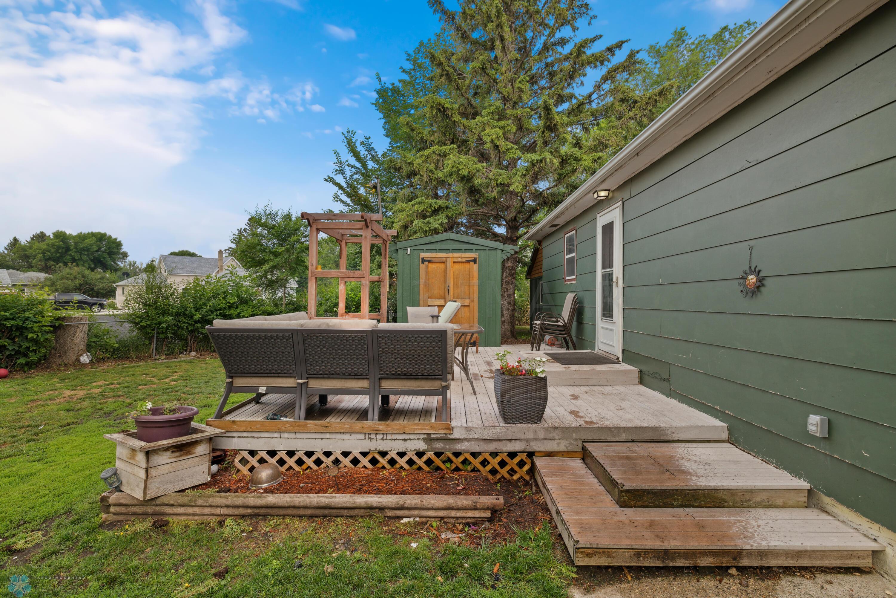 Deck & Cook House