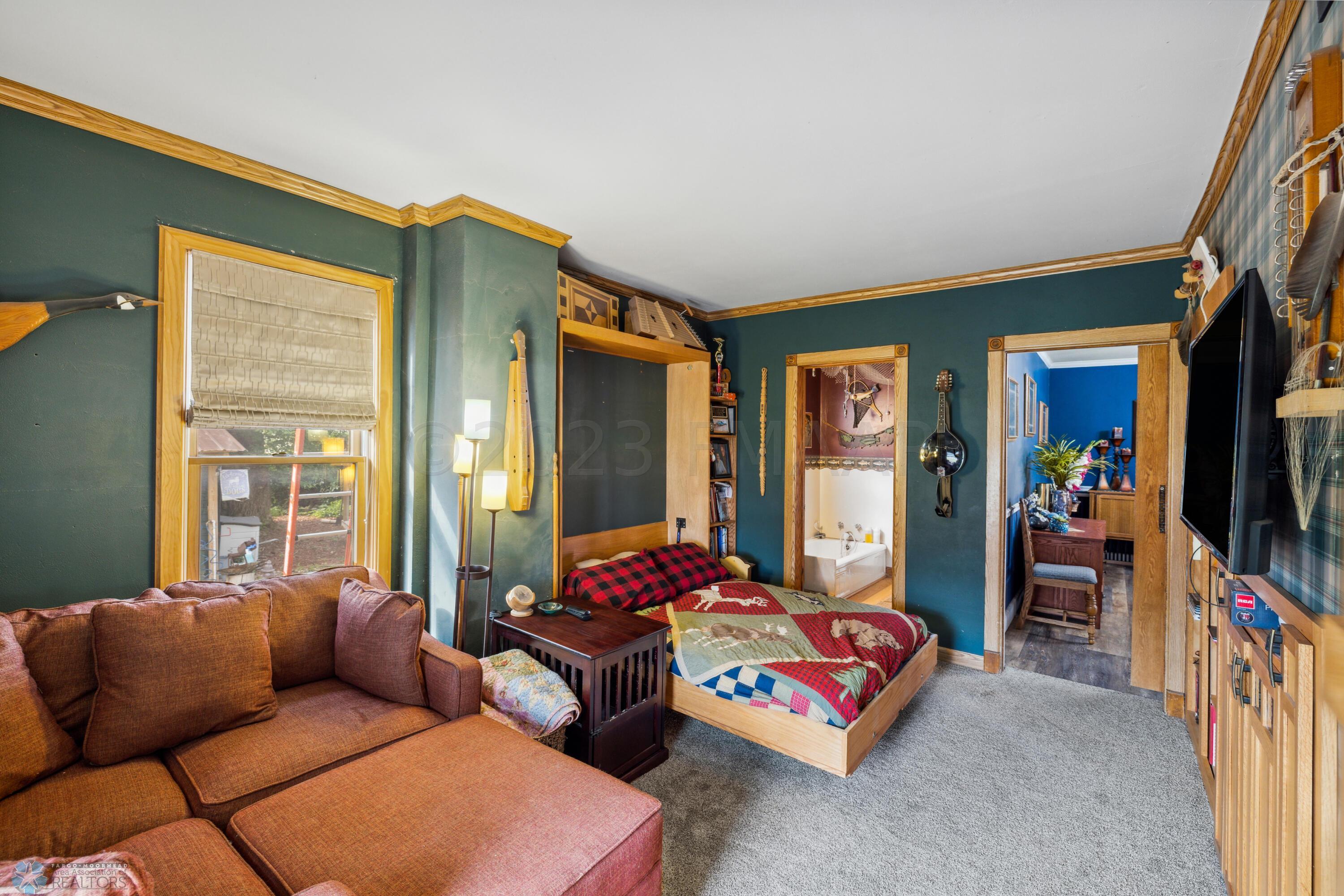 Murphy bed in Den