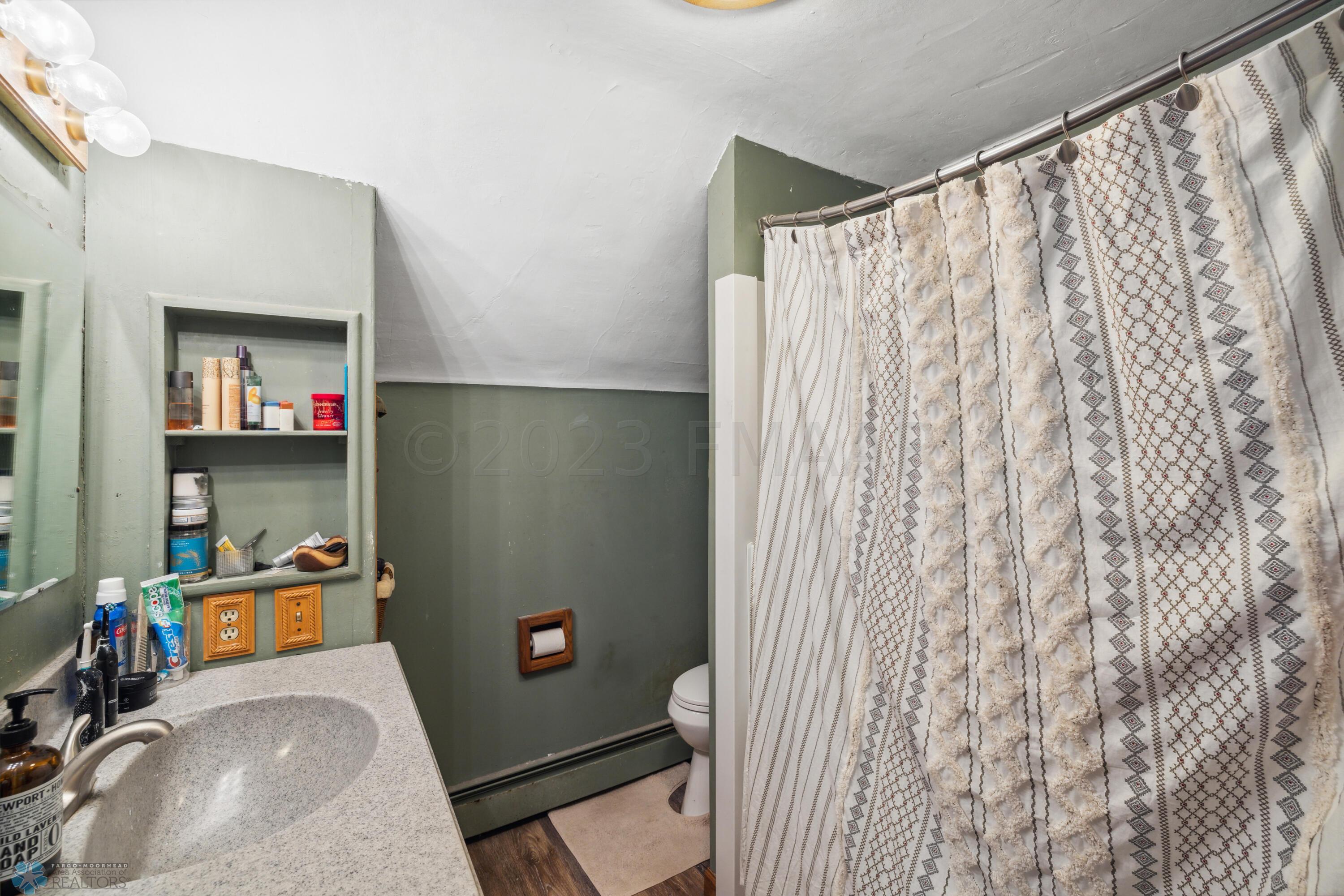 2nd Floor Bathroom