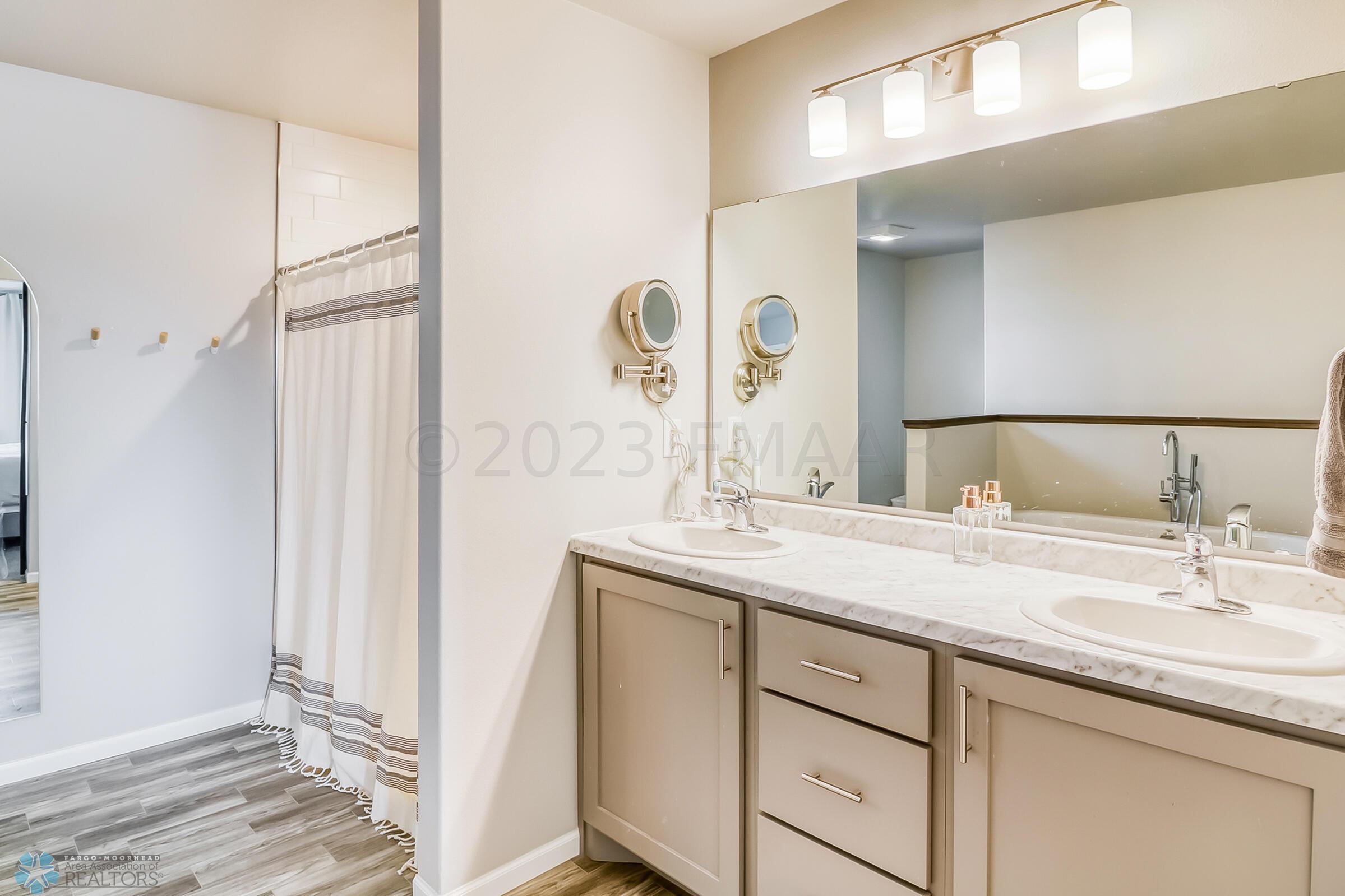 Primary Bathroom1_2