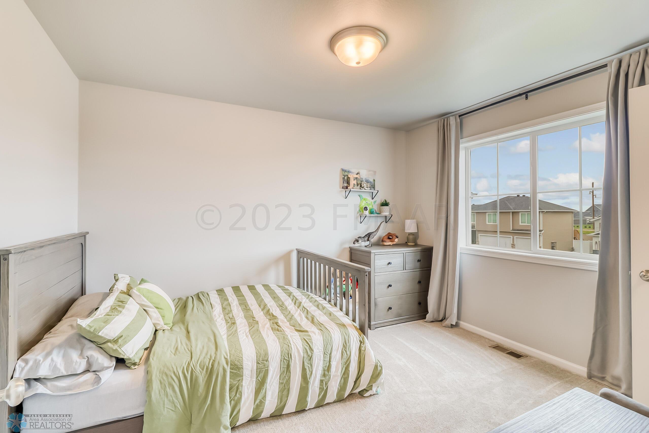 Upstairs Bedroom2_1