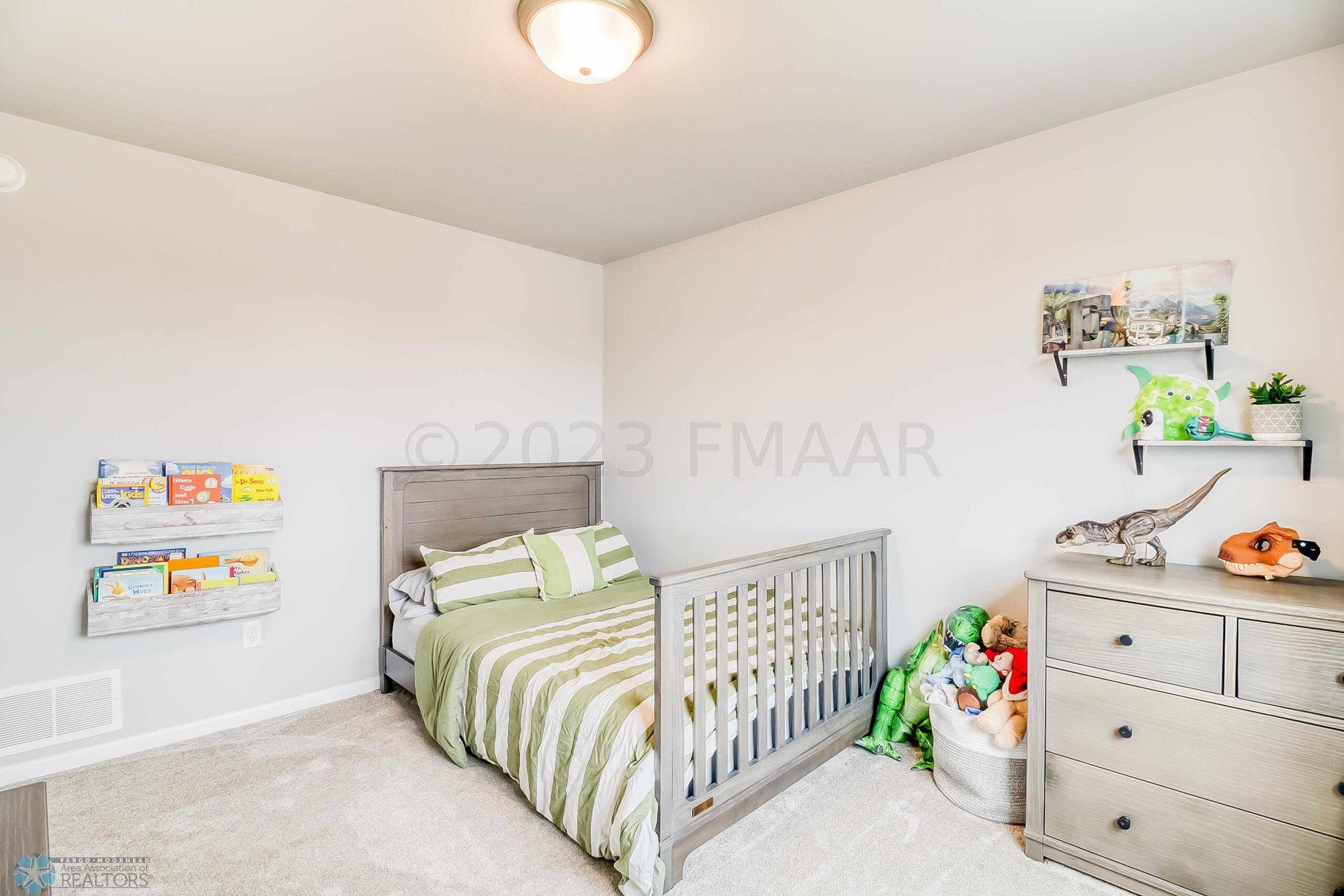 Upstairs Bedroom2_2