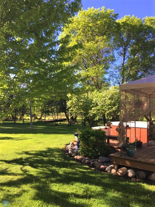 Yard/deck/hot tub