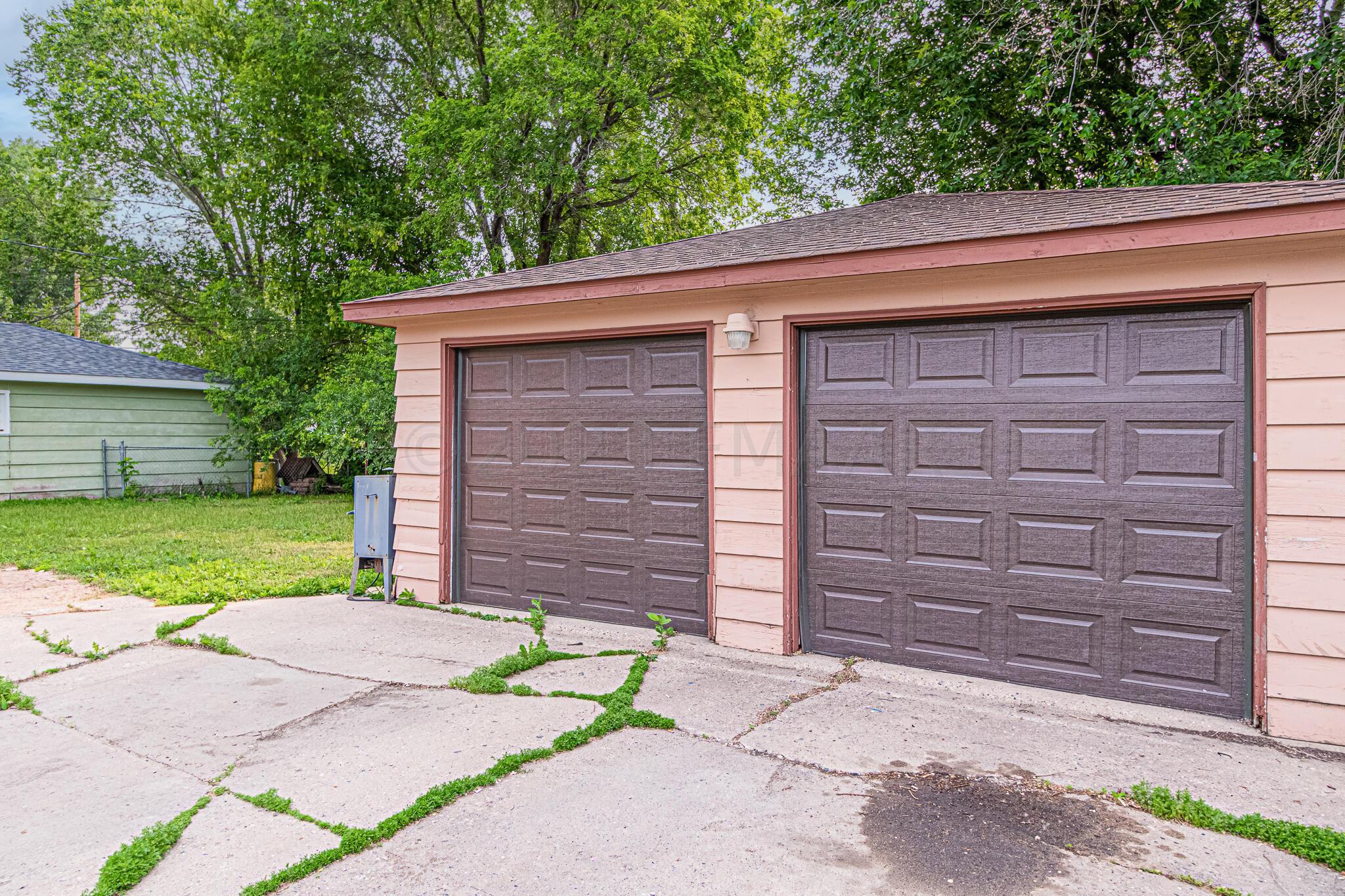 1422-1424 15 Street S, Fargo, ND 58103-1