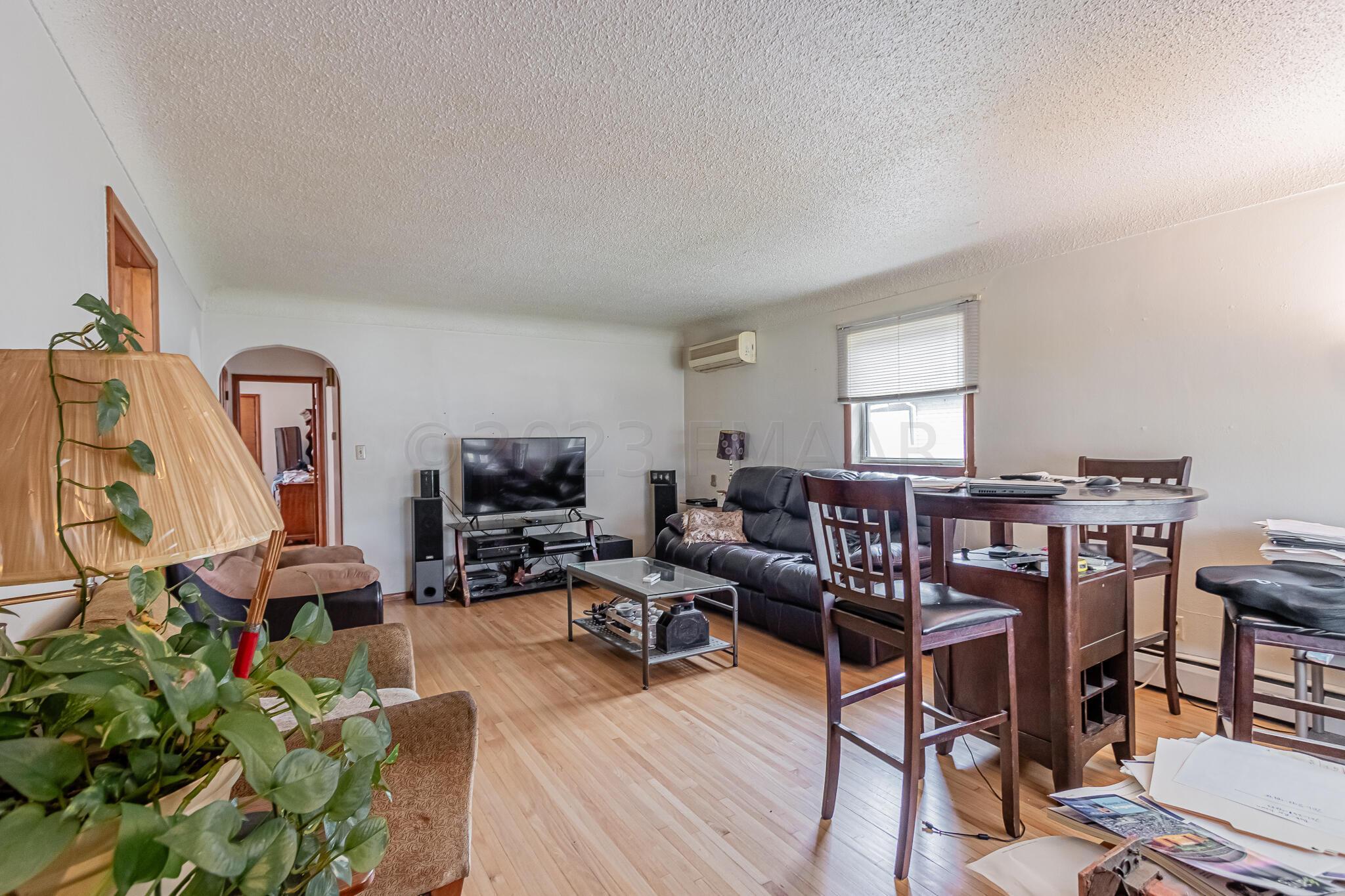 1422-1424 15 Street S, Fargo, ND 58103-0