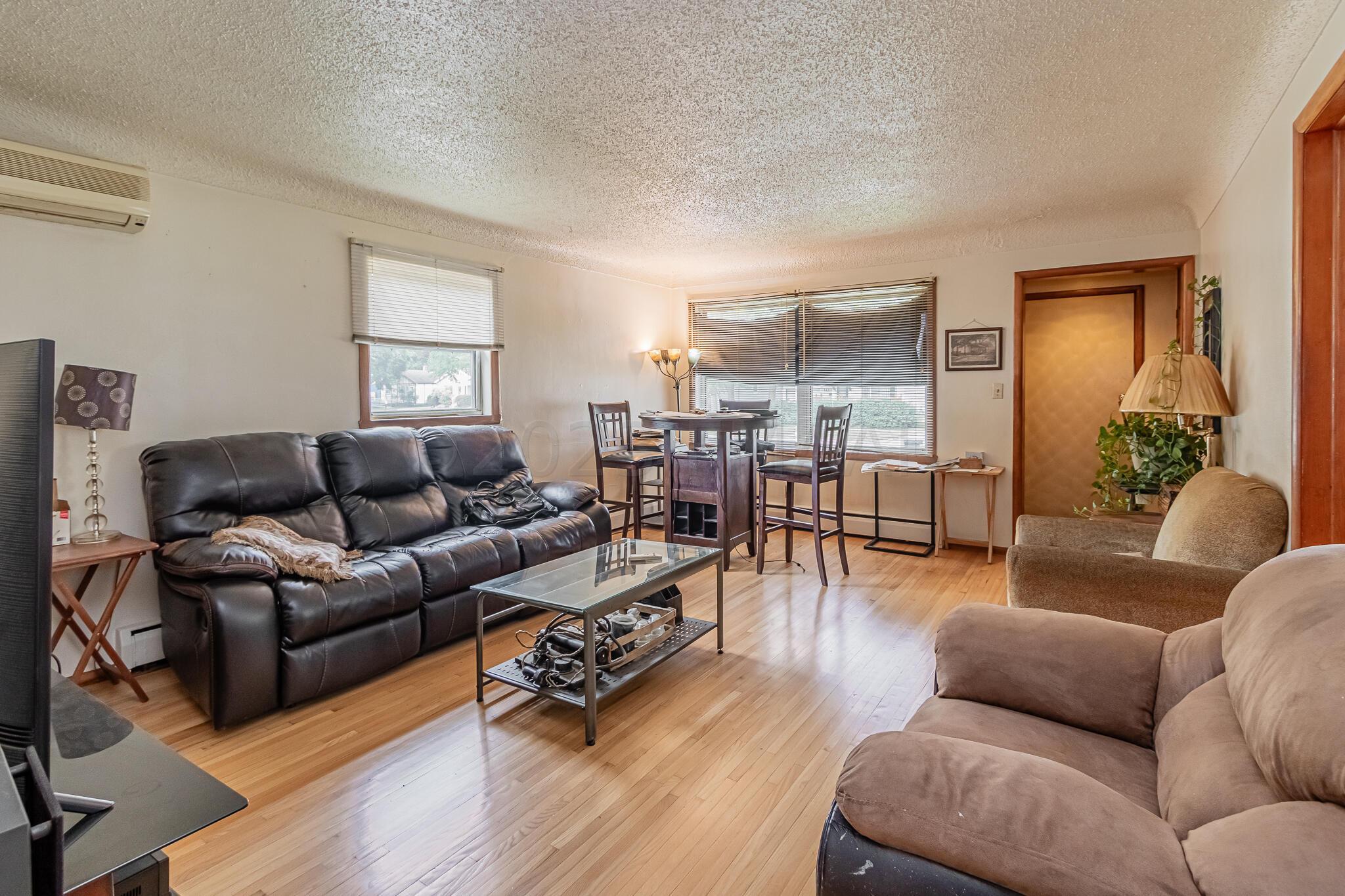 1422-1424 15 Street S, Fargo, ND 58103-0