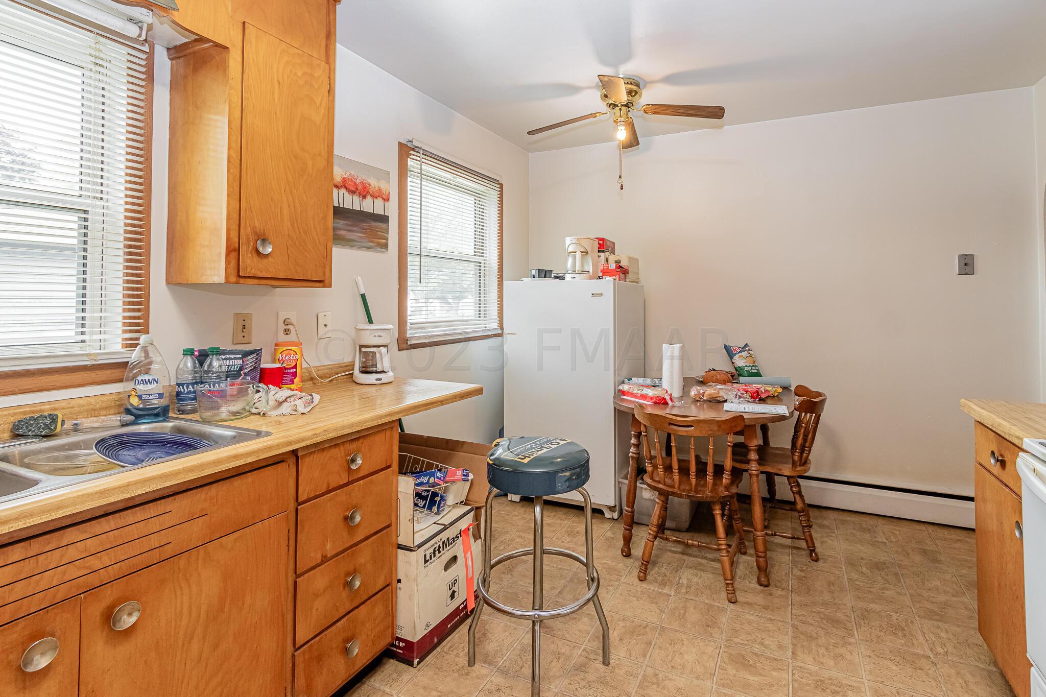 1422-1424 15 Street S, Fargo, ND 58103-1