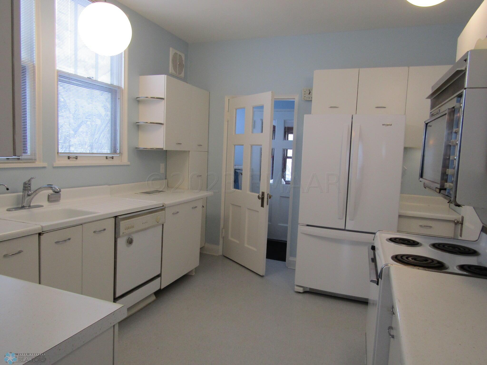 Big kitchen