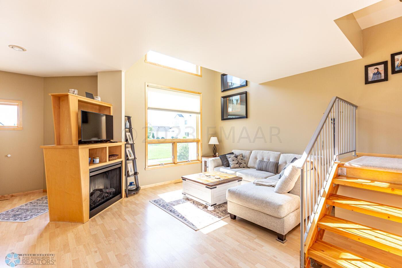 Home-2 (3)