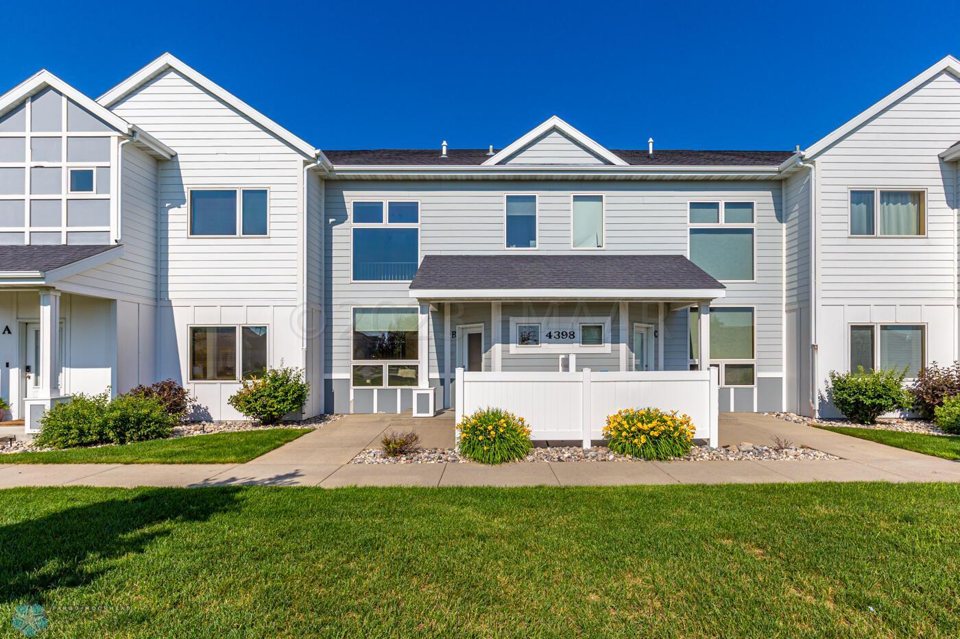 Home-32 (2)