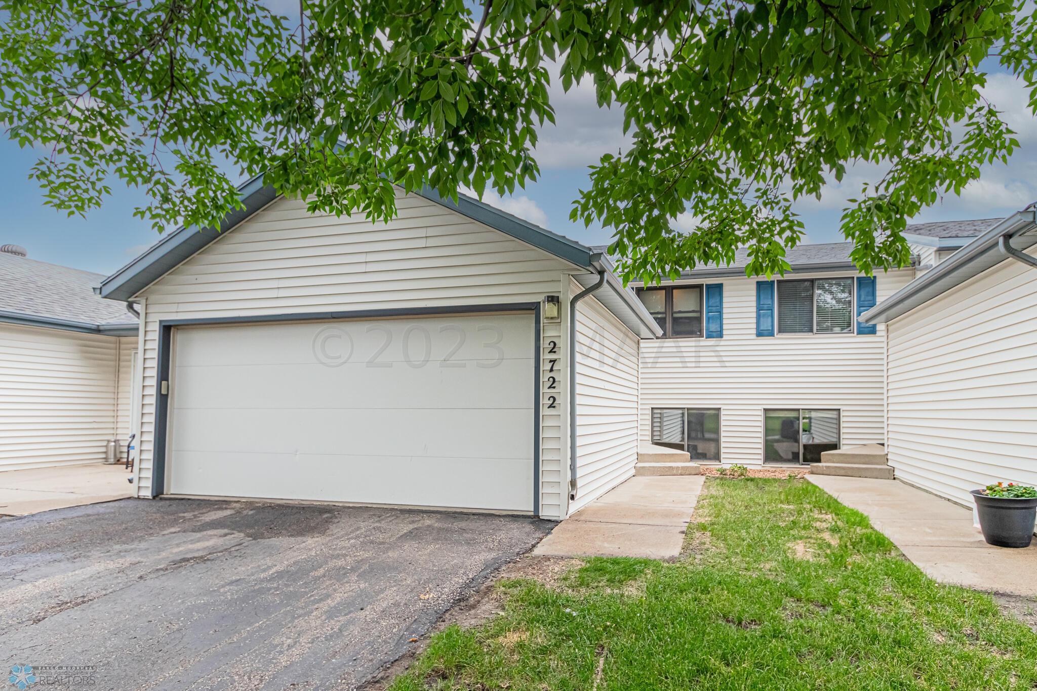 2722 32nd St S, Moorhead, MN 56560-29 -