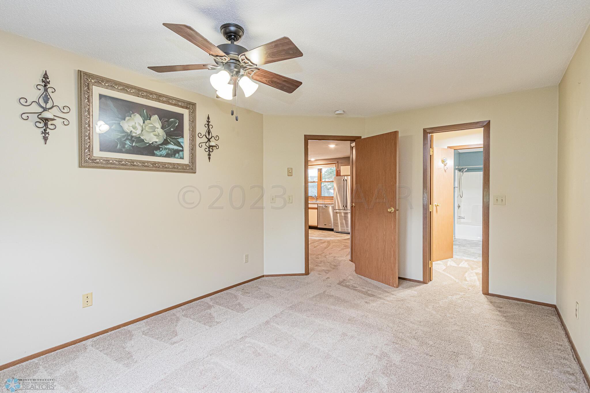 2722 32nd St S, Moorhead, MN 56560-11 -
