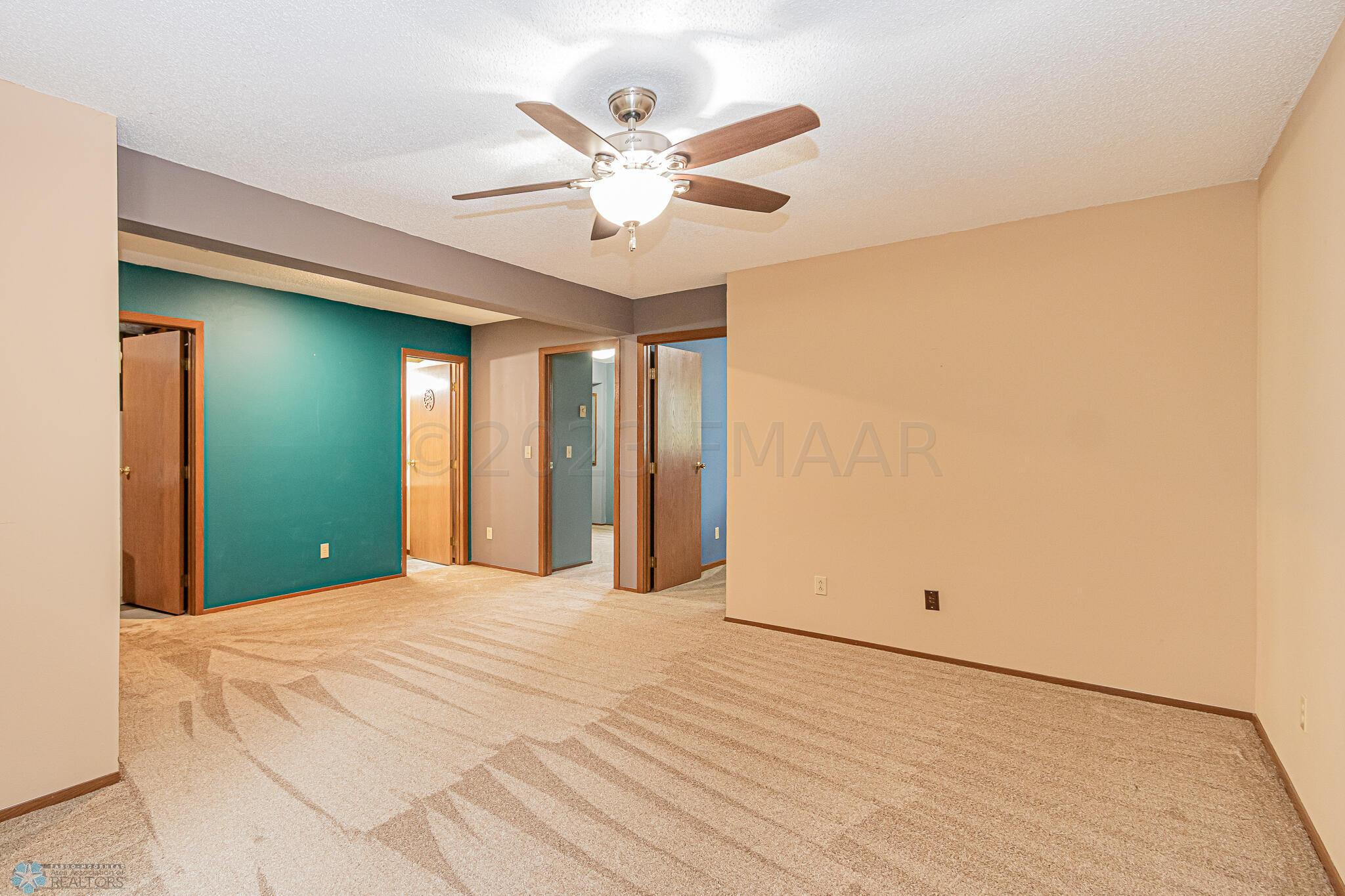 2722 32nd St S, Moorhead, MN 56560-15