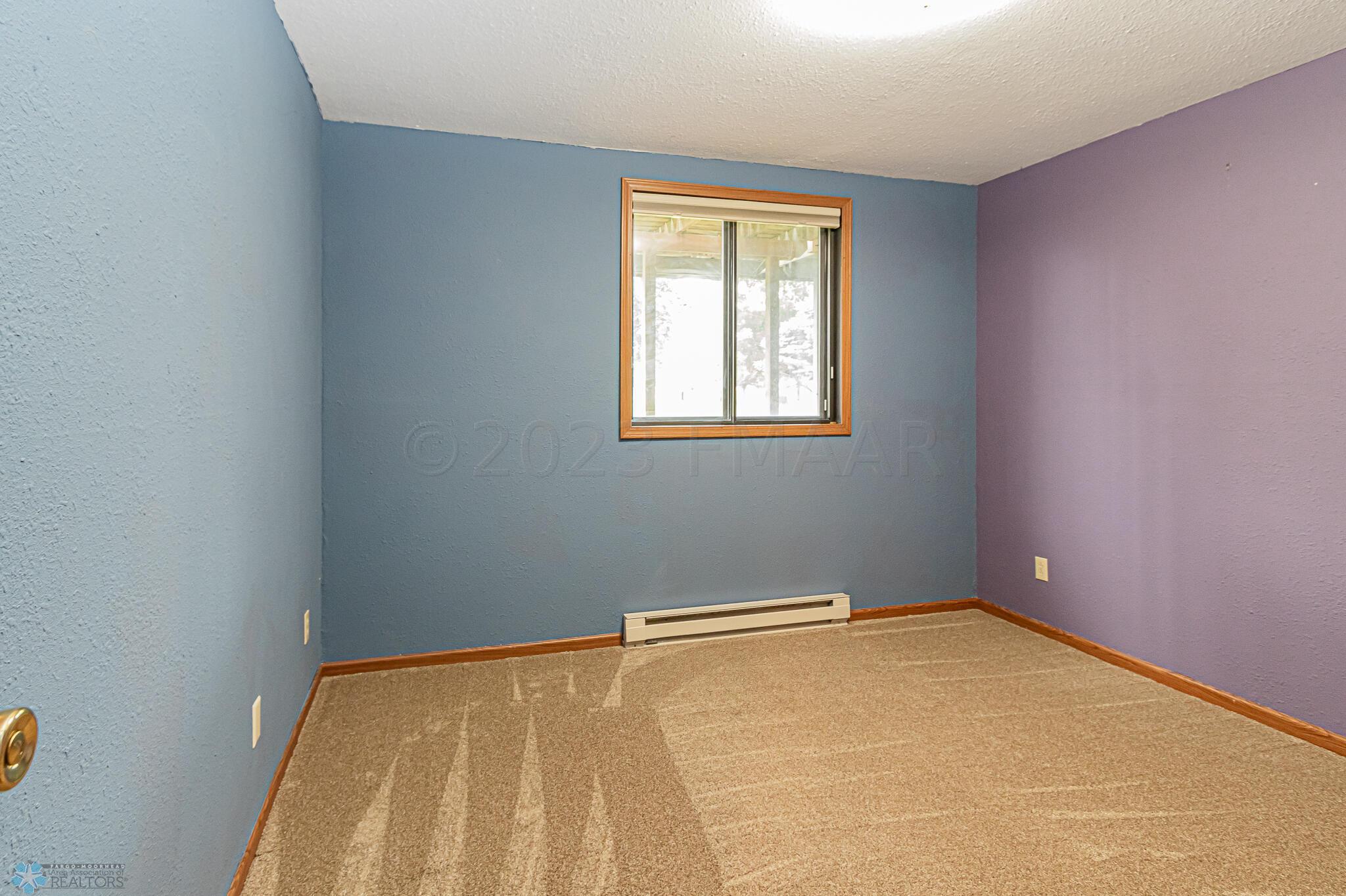 2722 32nd St S, Moorhead, MN 56560-16