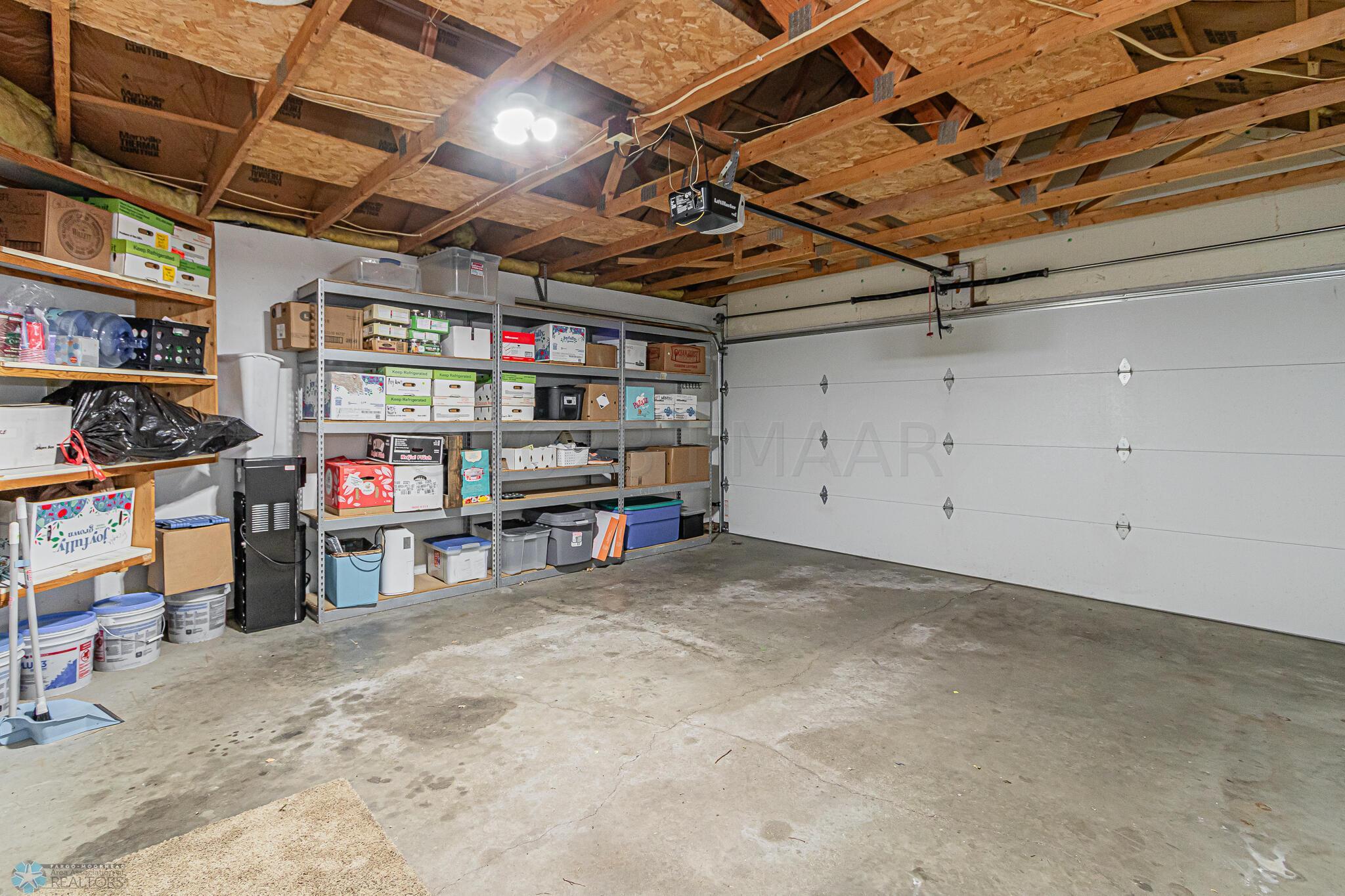 2722 32nd St S, Moorhead, MN 56560-22 -