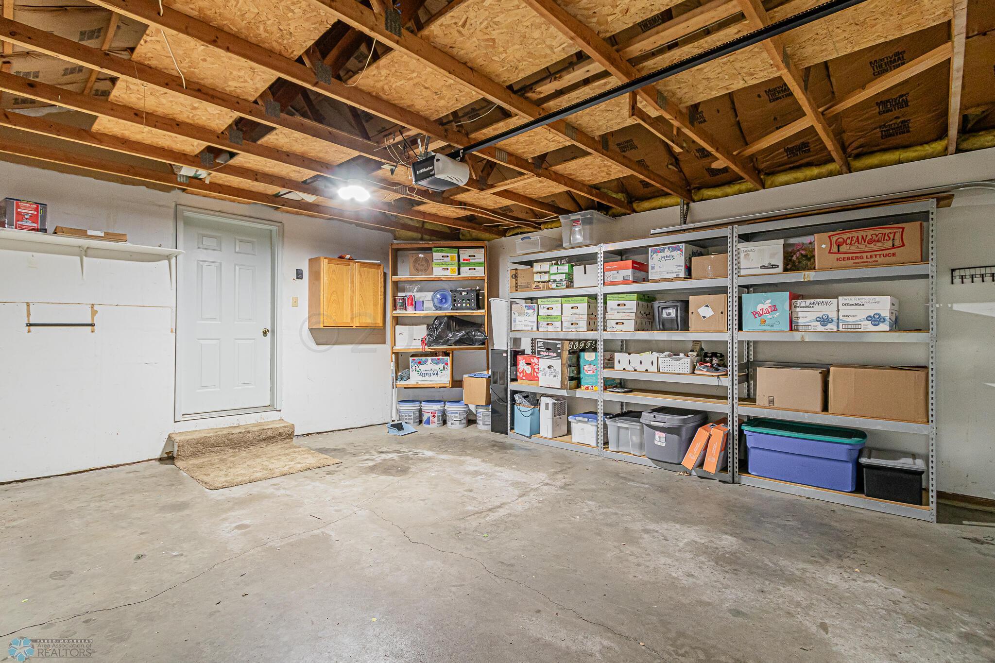 2722 32nd St S, Moorhead, MN 56560-23 -
