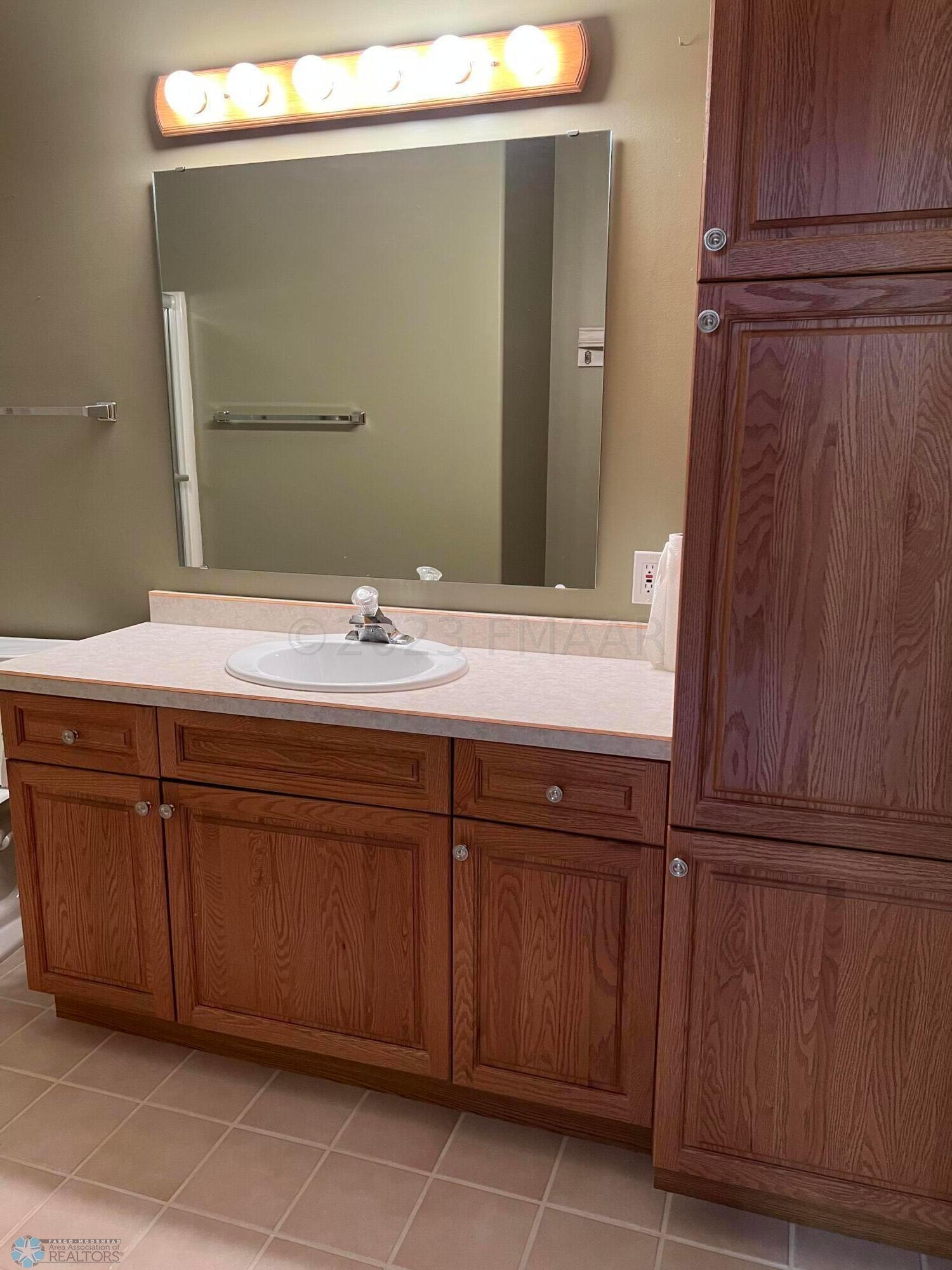 2nd bathroom
