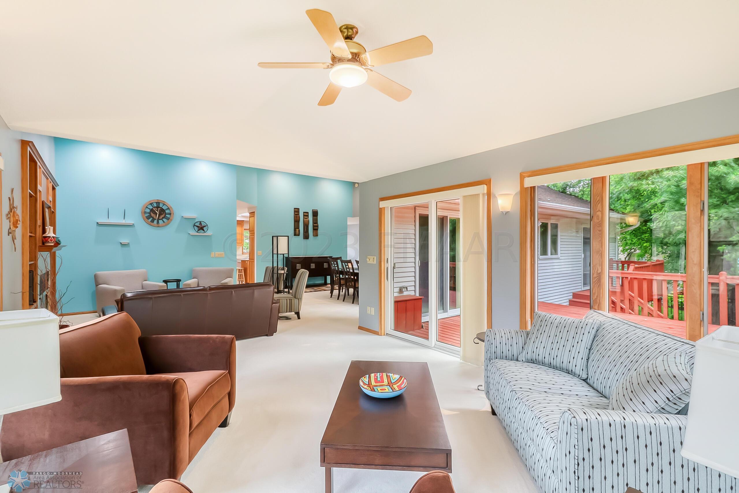 Familyroom1_2