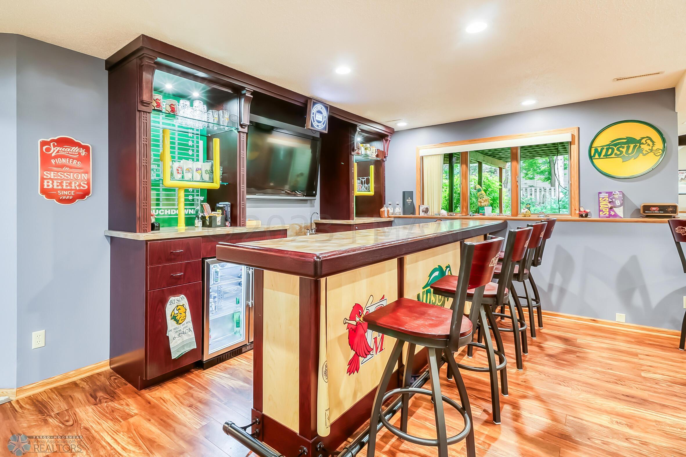 Basement Bar1_2