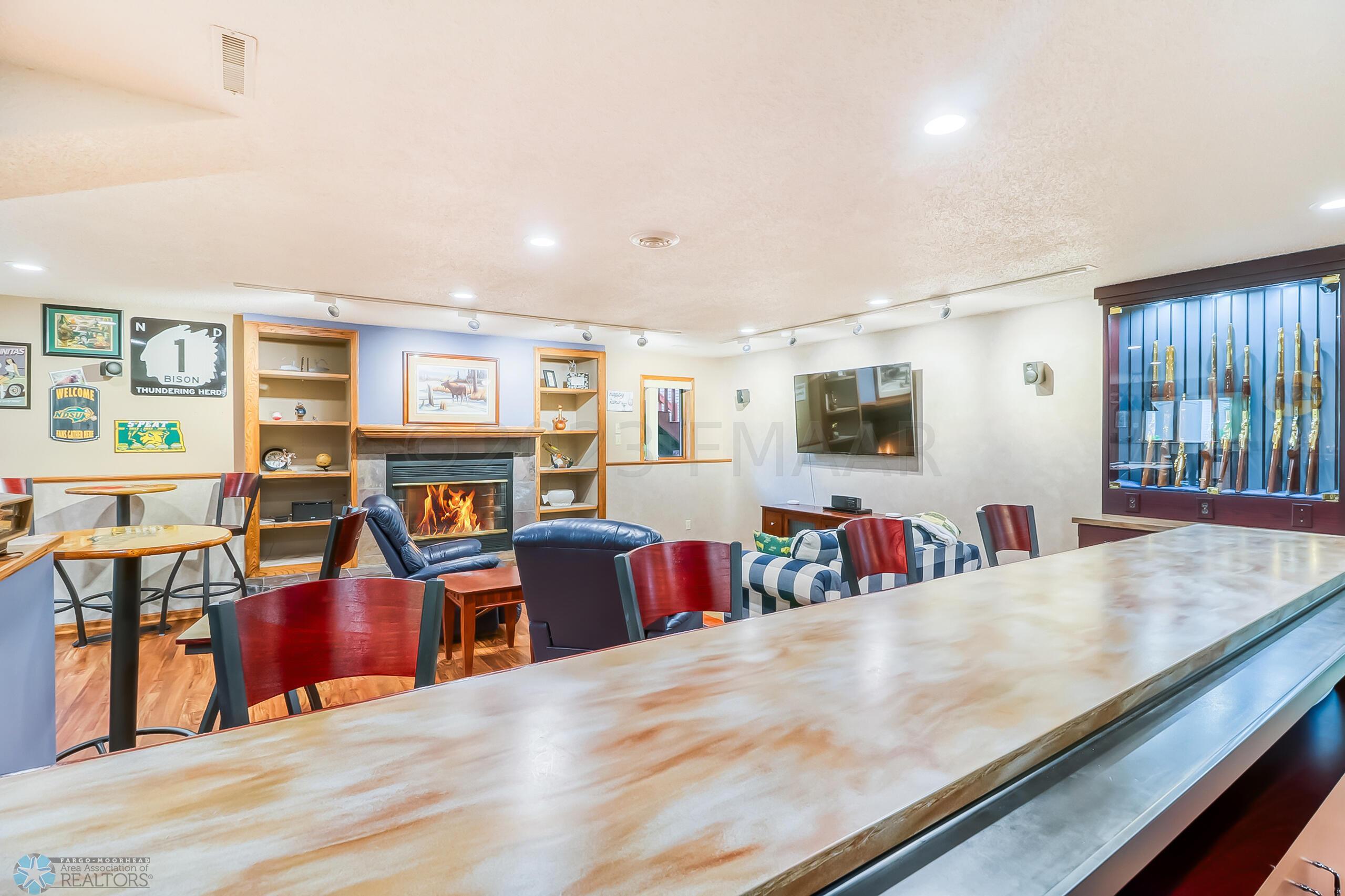 Basement Bar1_5