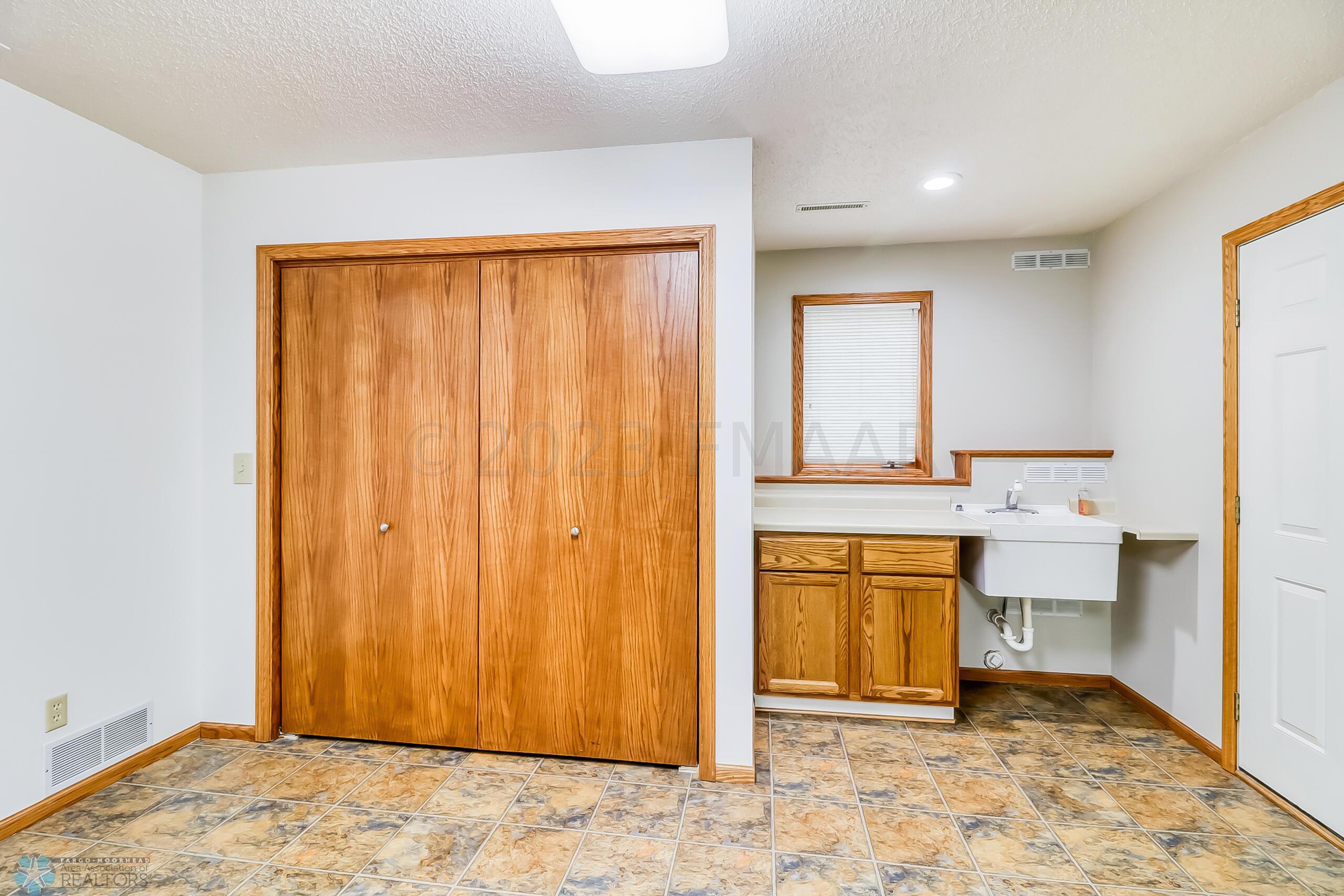 Basement Room1_3