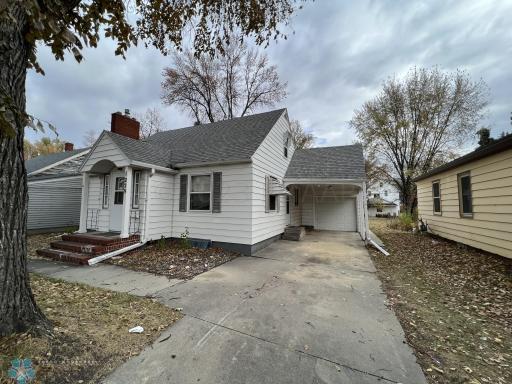 1229 9 Street N, Fargo, ND 58102