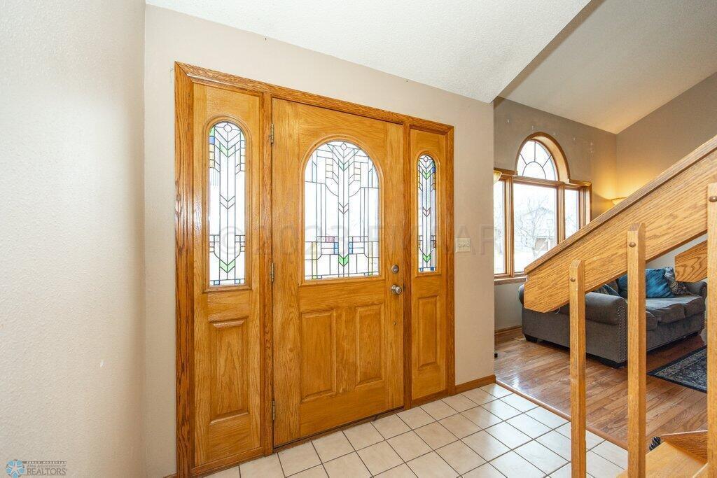 3128 Village Green Dr E Loop