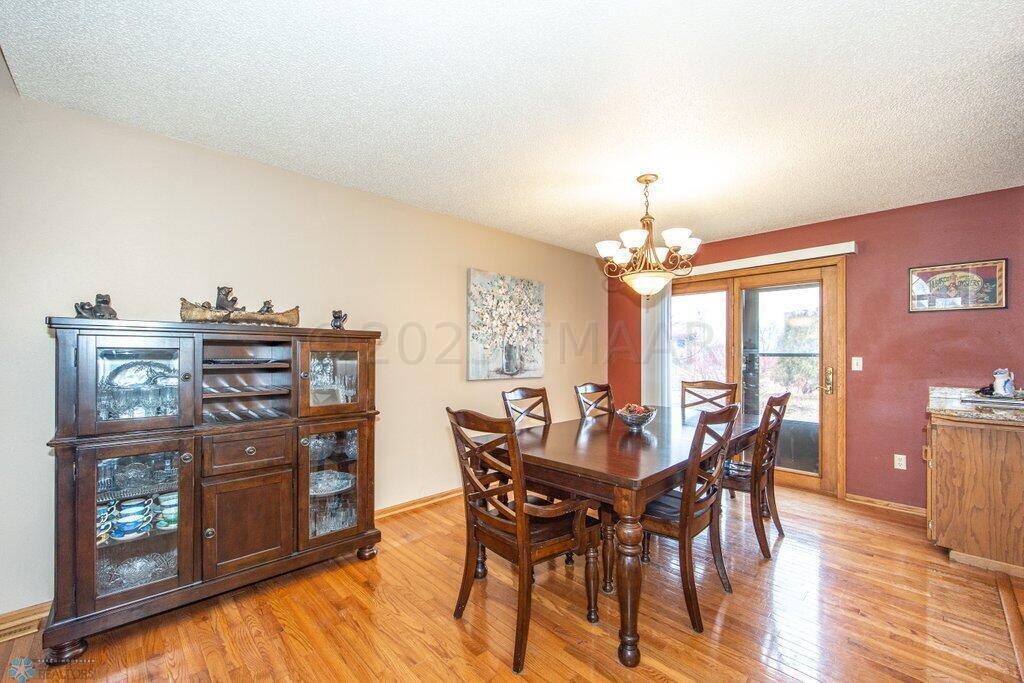 3128 Village Green Dr E Loop