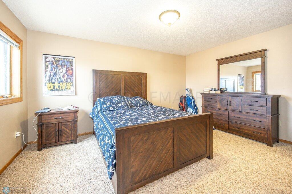 3128 Village Green Dr E Loop