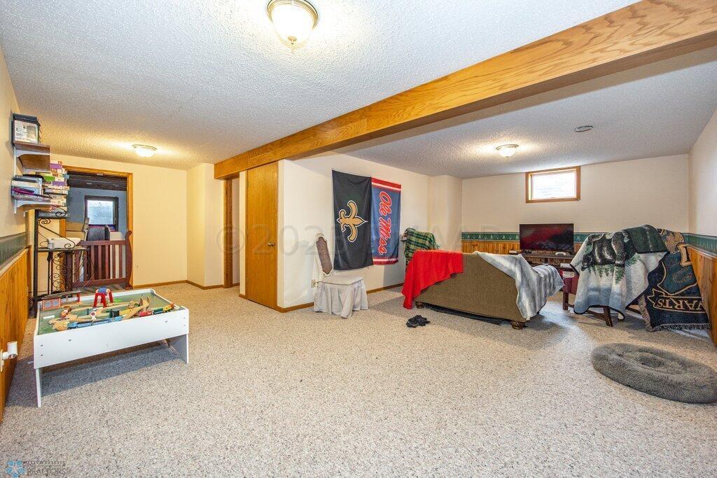 3128 Village Green Dr E Loop