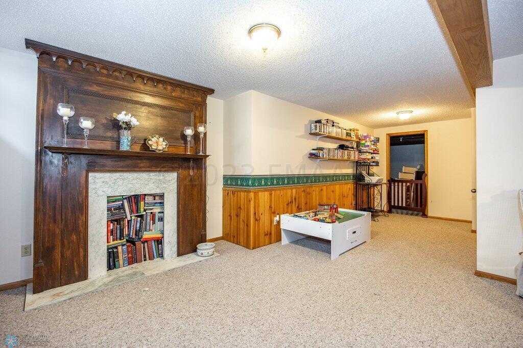 3128 Village Green Dr E Loop