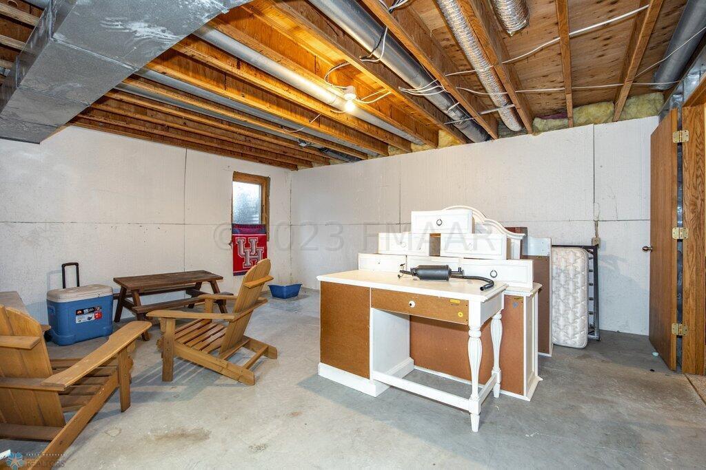 3128 Village Green Dr E Loop