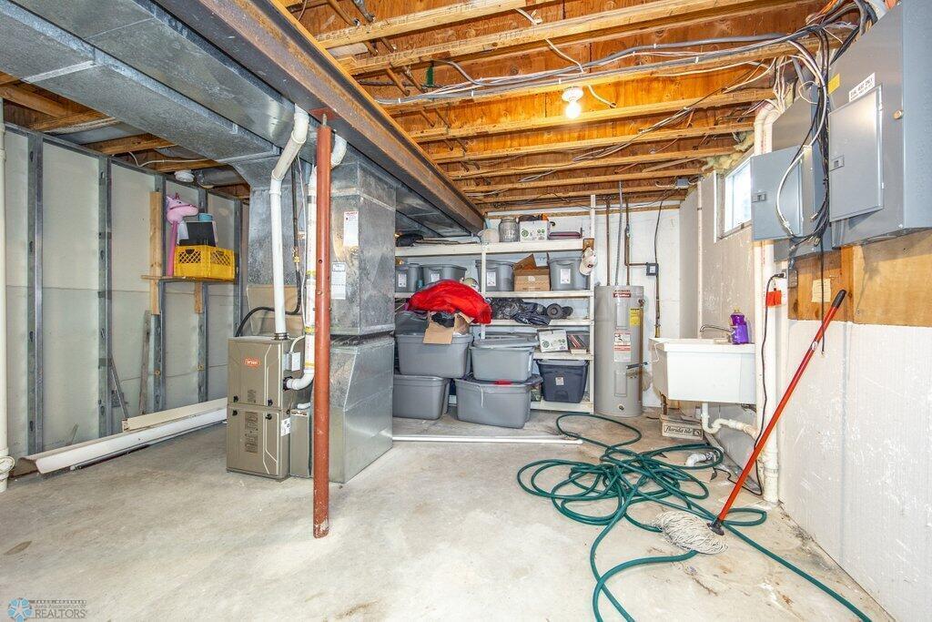 3128 Village Green Dr E Loop