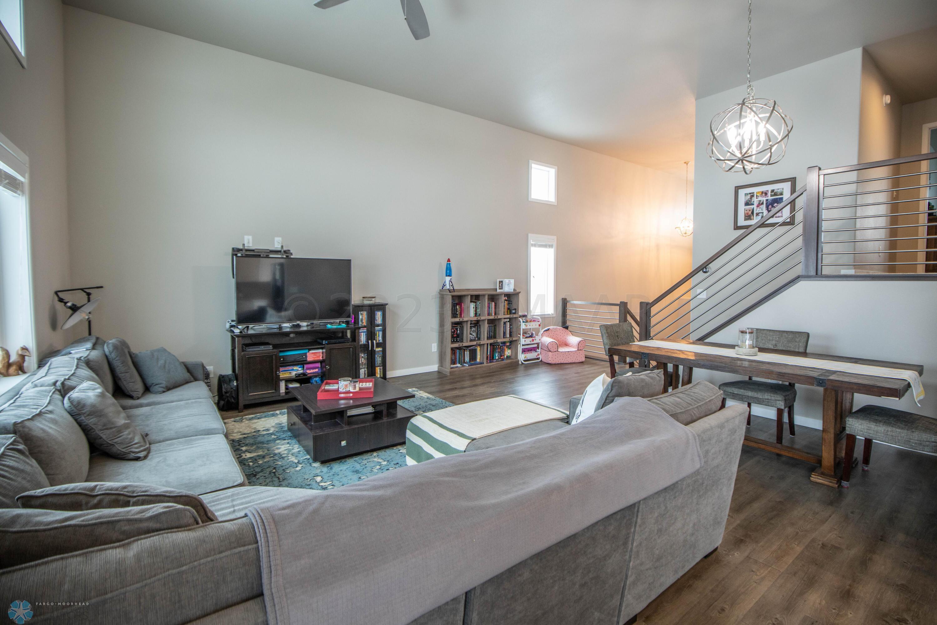 Living Room/Dining