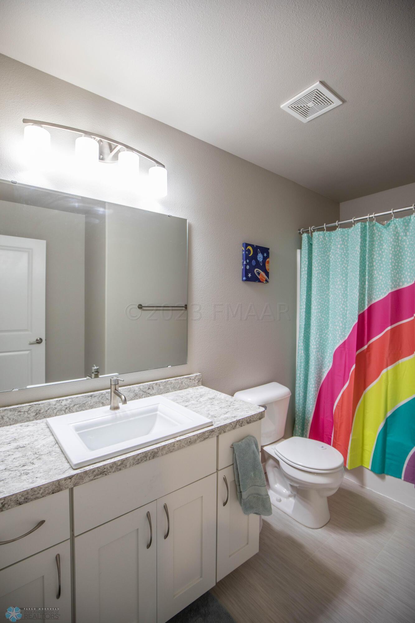 Full Upper Level Guest Bathroom