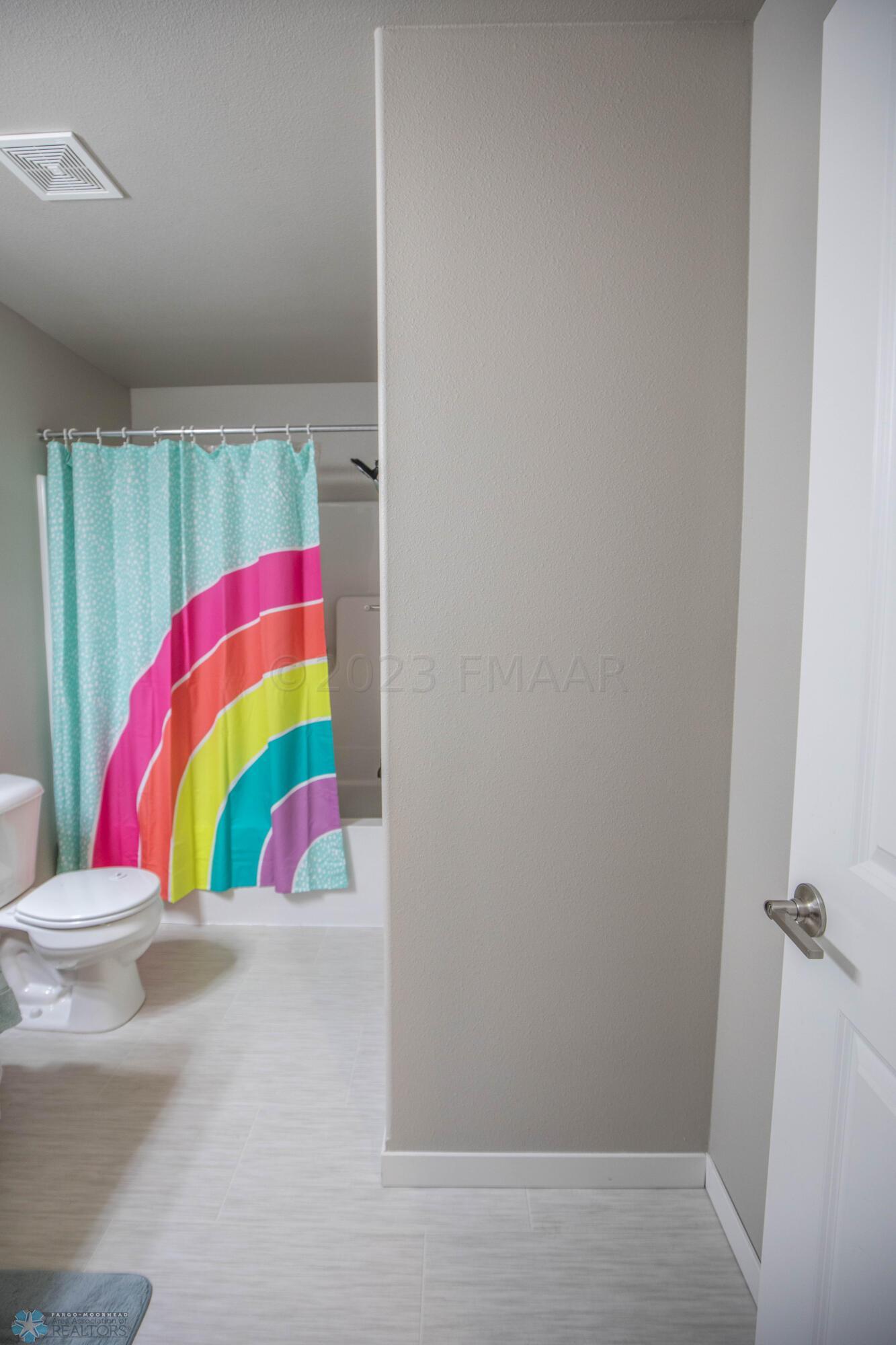 Full Upper Level Guest Bathroom