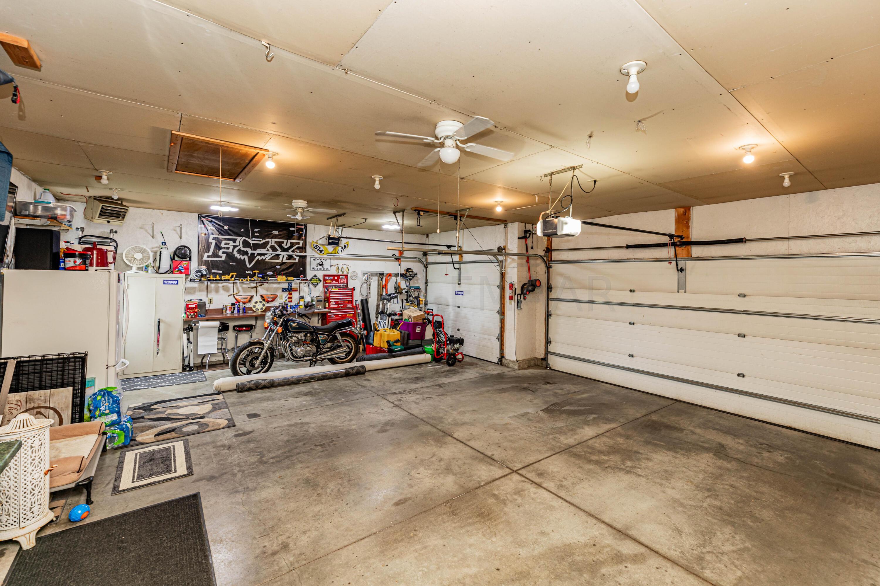 Garage 1