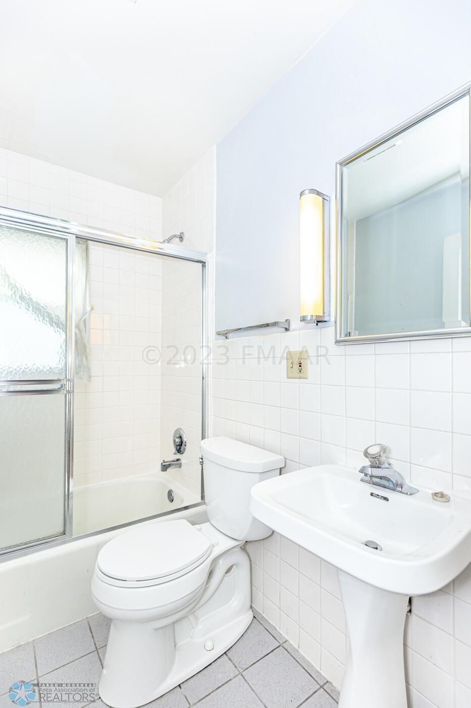 Full Bathroom-Main