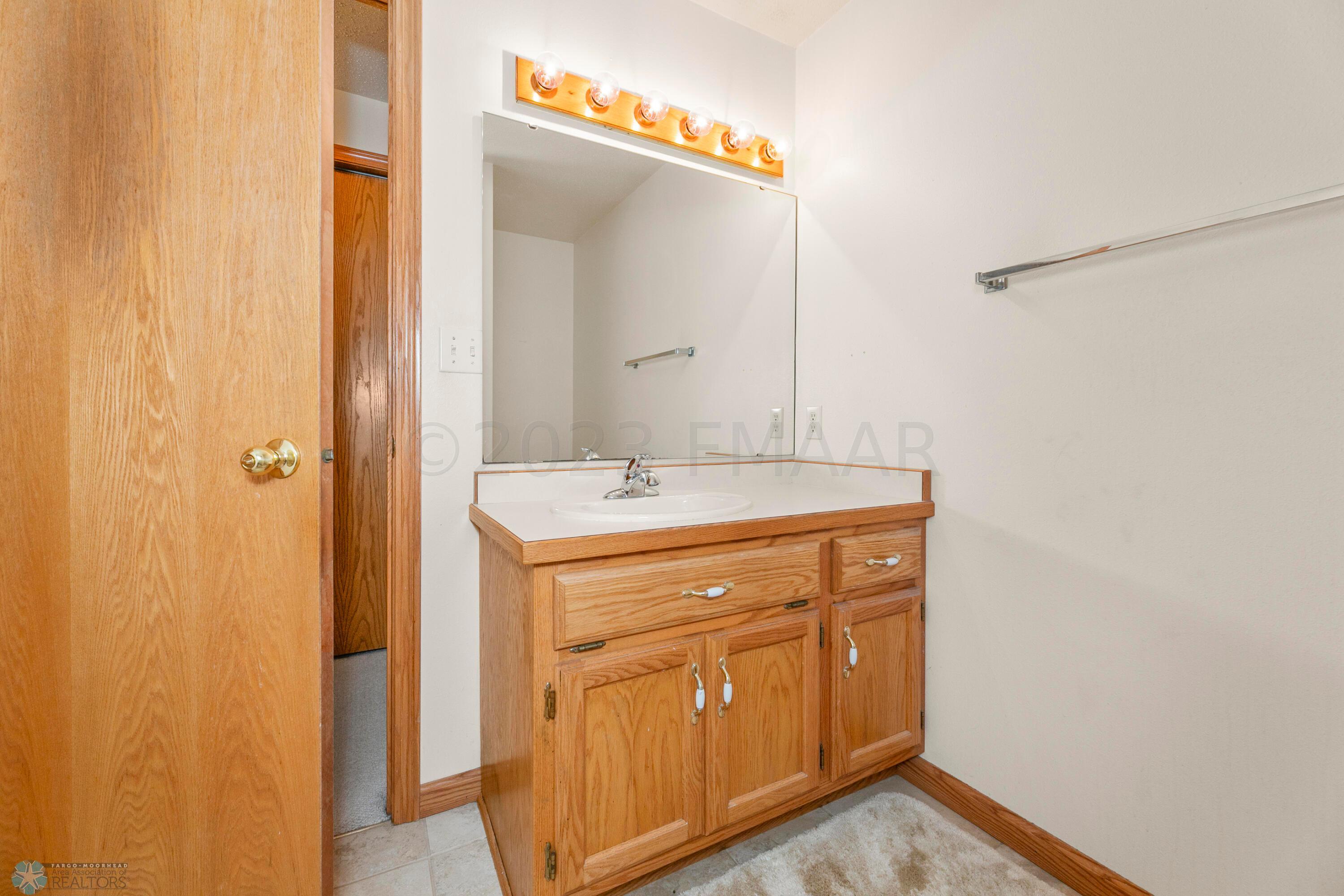 Lower Level 3/4 Bath