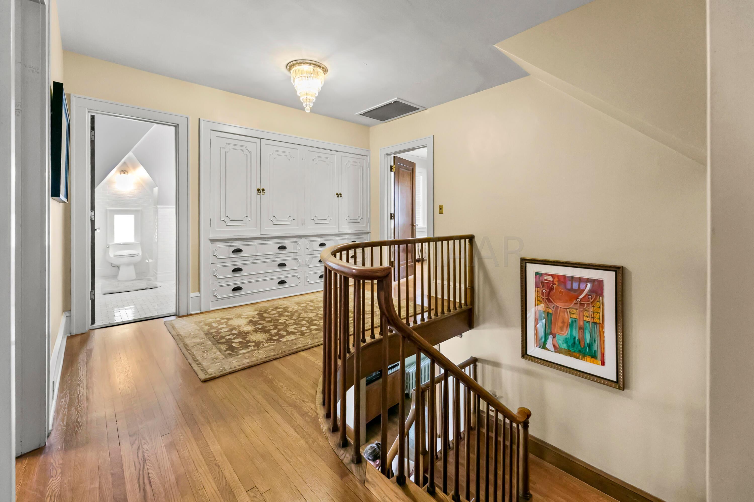 2nd floor landing