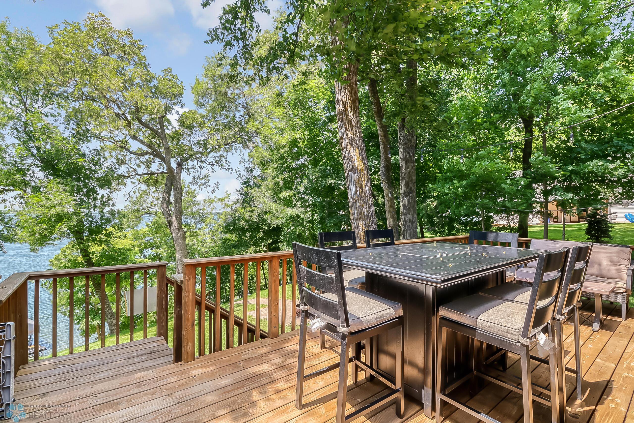 Exterior_Deck1_1