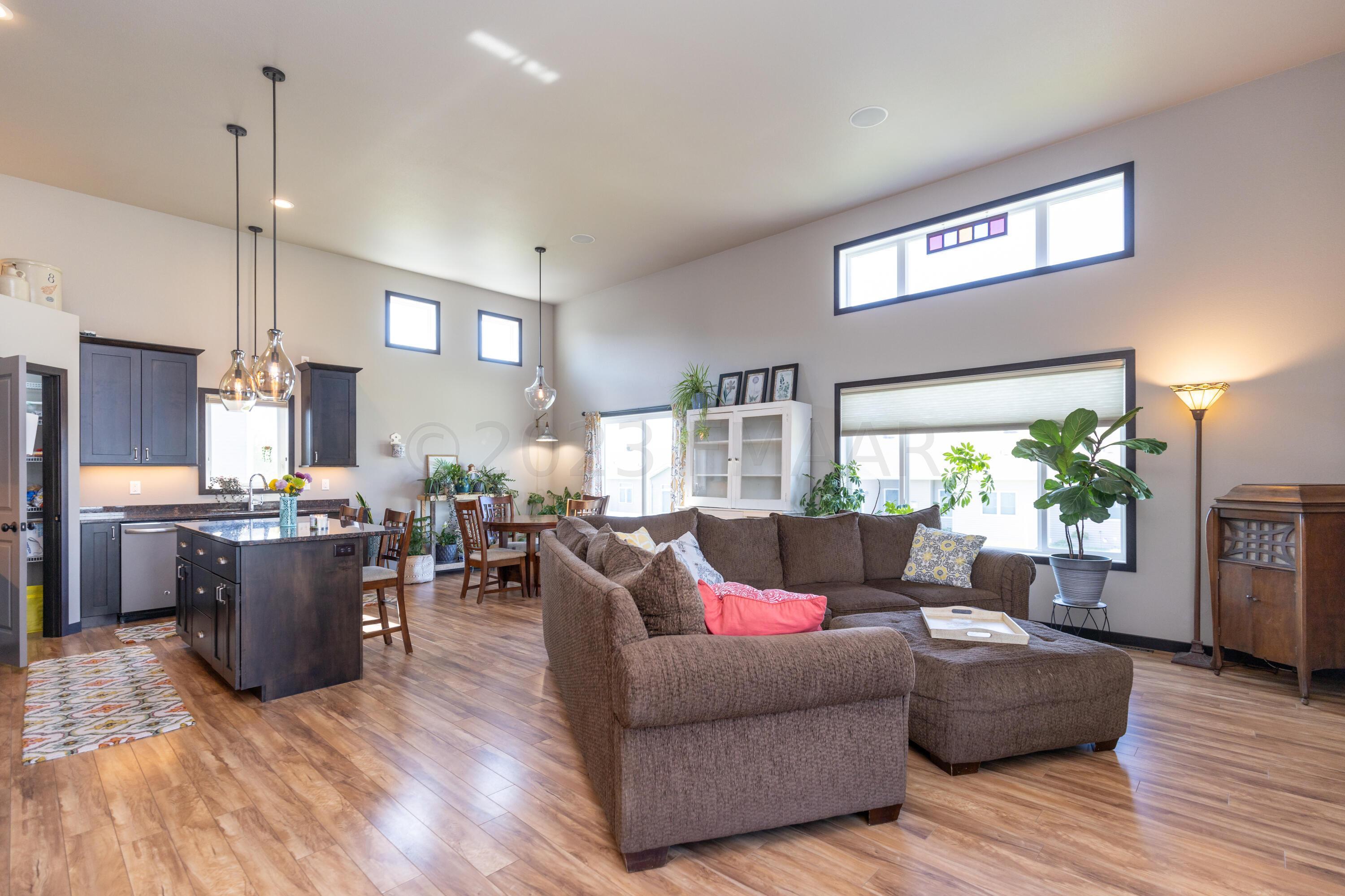 1206 Southwood Dr (1 of 65)