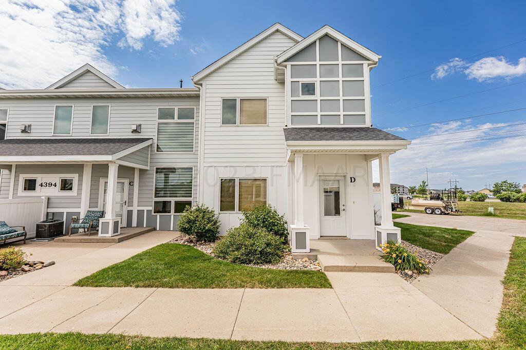 Contemporary 3 Story Townhome