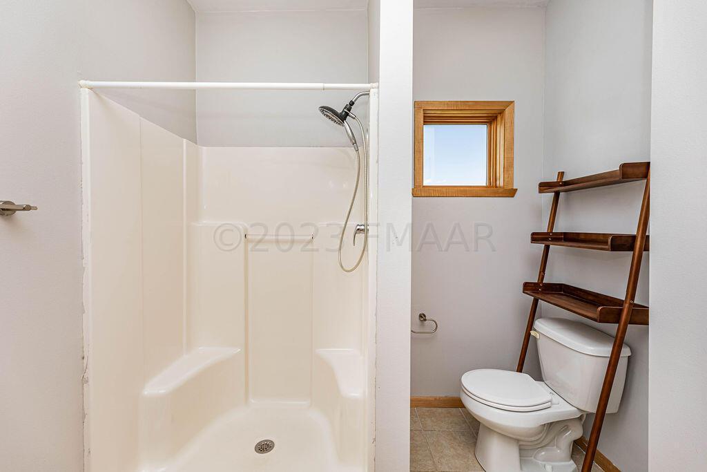 Walkin Shower in 2nd Bdrm