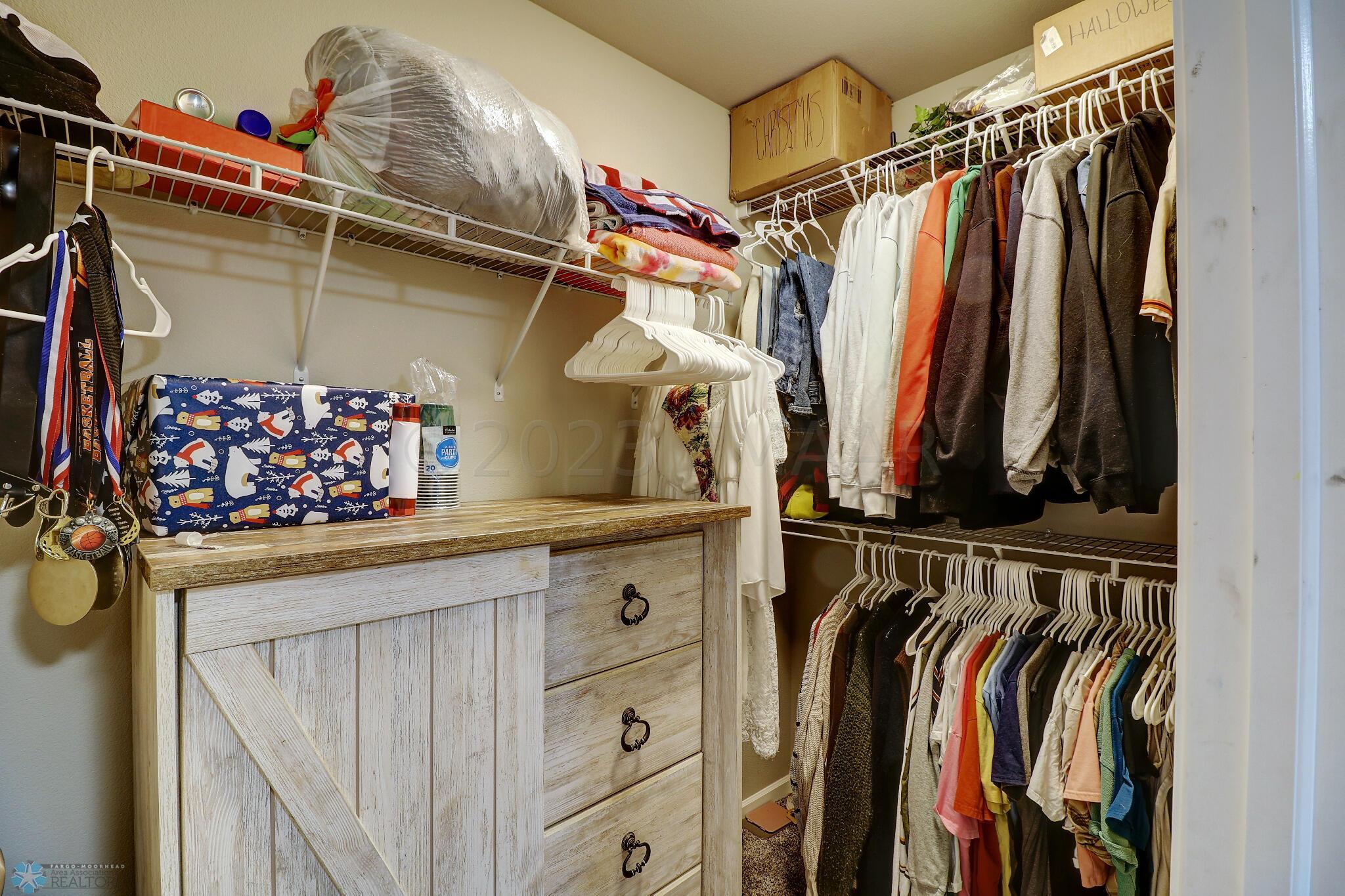 Basement Bedroom1_closet