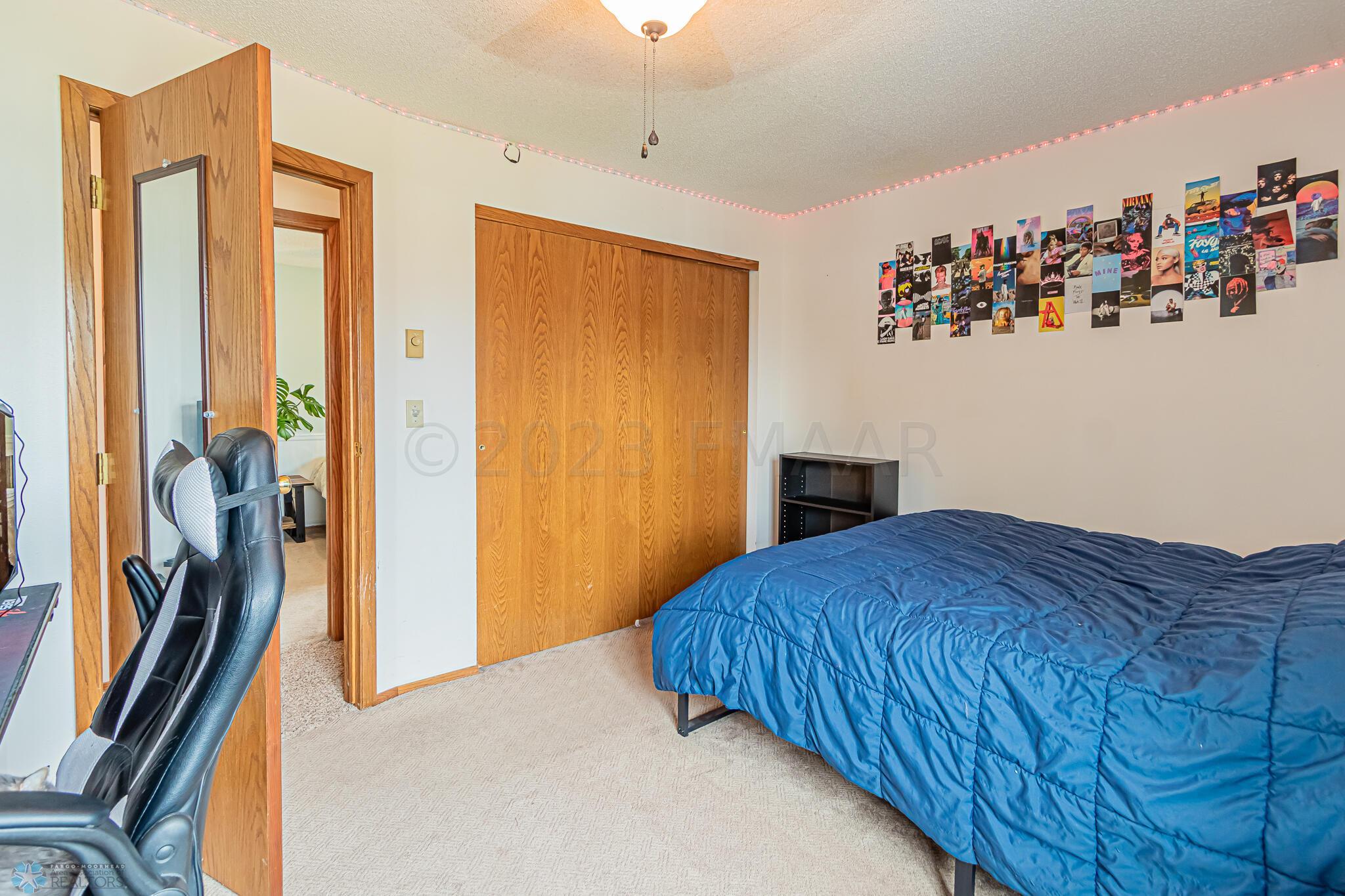 2nd bedroom