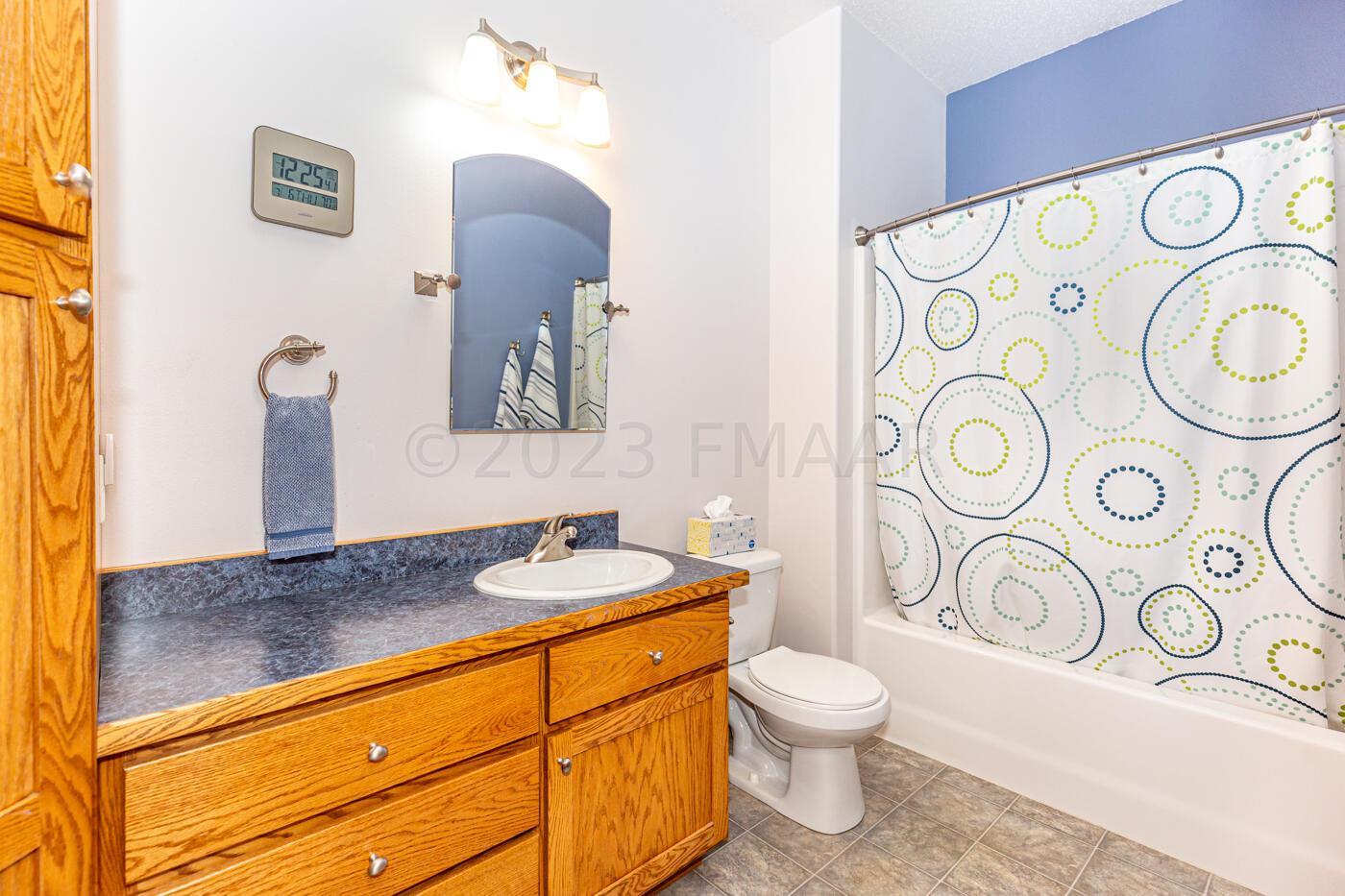 Guest Full Bath