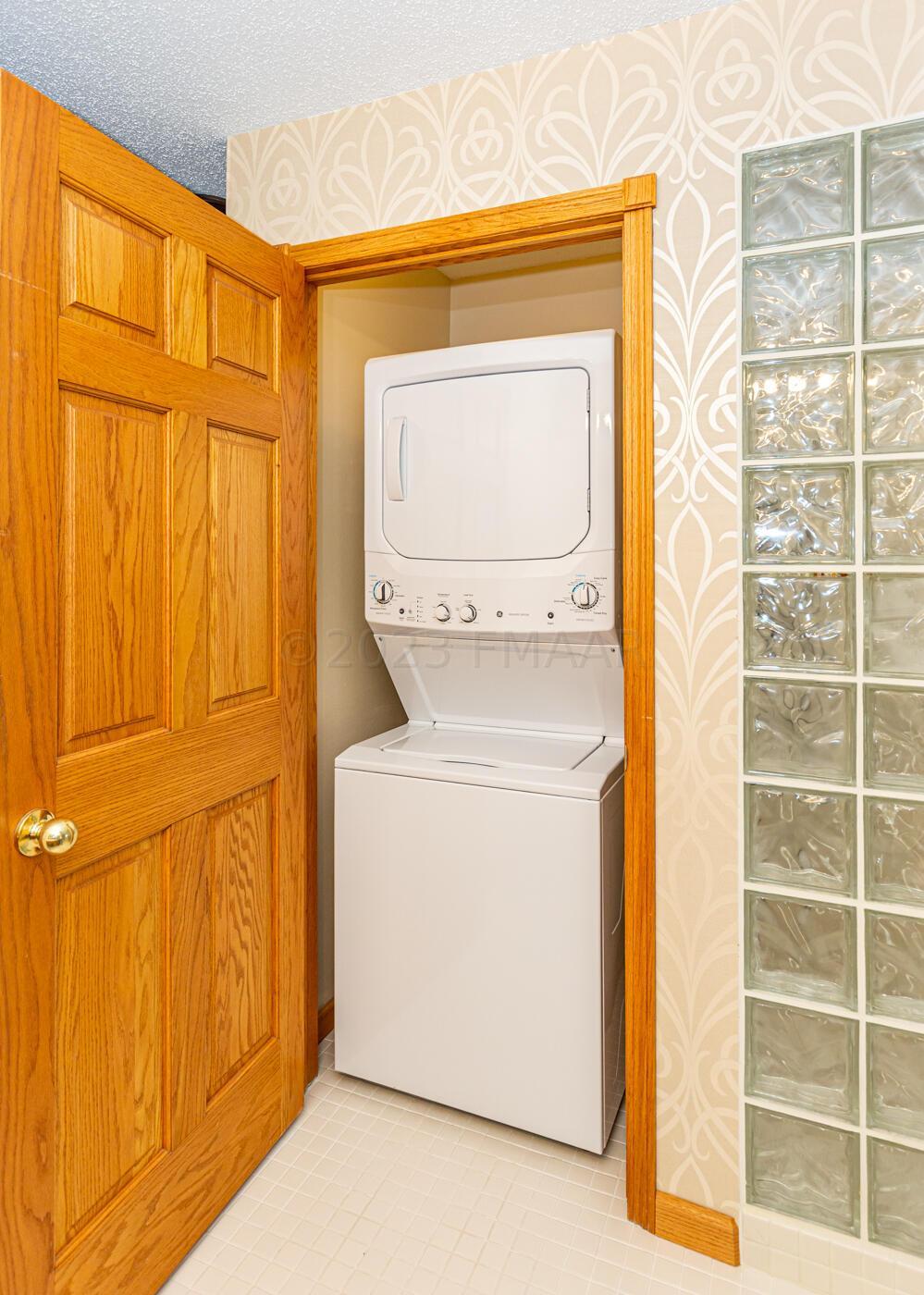2nd floor laundry
