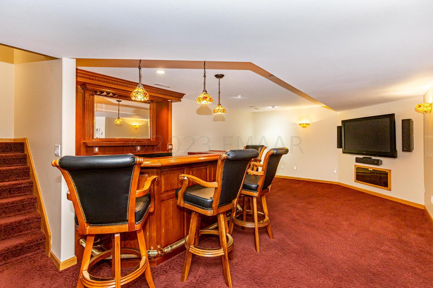 Bar & theater room