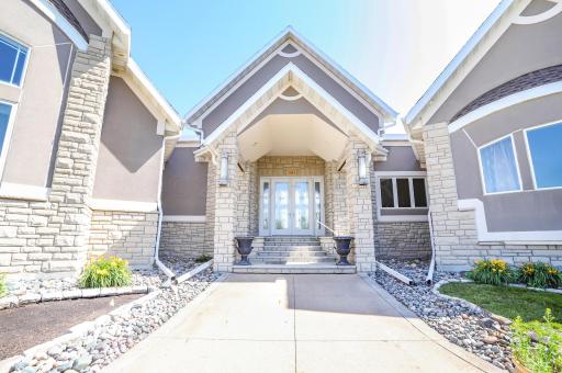 2043 ROSE CREEK Boulevard S, Fargo, ND 58104